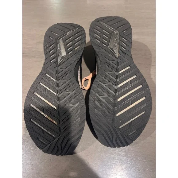 Brooks Women's Levitate 4 Black Coral Running Shoes Size 9 Medium Worn Twice - Picture 7 of 7